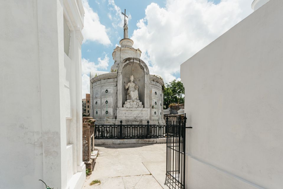 New Orleans: City Sightseeing Hop-On Hop-Off Bus Tour - Visiting the St. Louis Cathedral