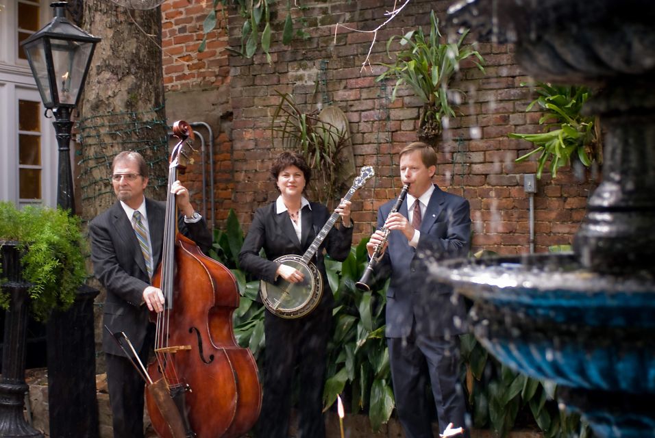 New Orleans: Court of Two Sisters Jazz Brunch Buffet - New Orleans Signature Dishes