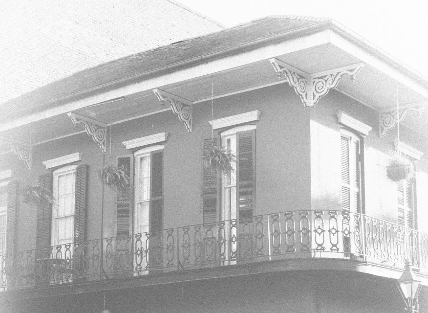 New Orleans: French Quarter Ghost and Murder Tour - Experience the Eerie Ambiance of Pirates Alley