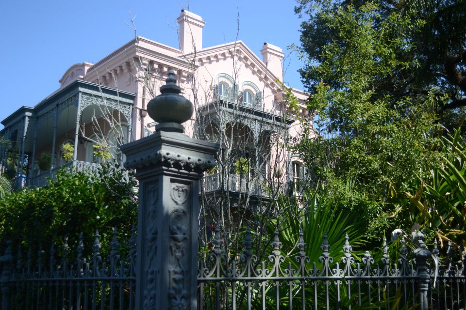 New Orleans: Garden District and French Quarter Bike Tour - Landmarks and Mansions
