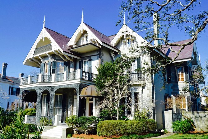New Orleans Garden District and Lafayette Cemetery Tour - Historical Insights