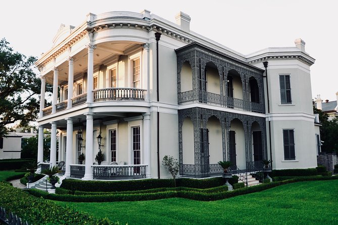 New Orleans Garden District and Lafayette Cemetery Tour - Guide Expertise