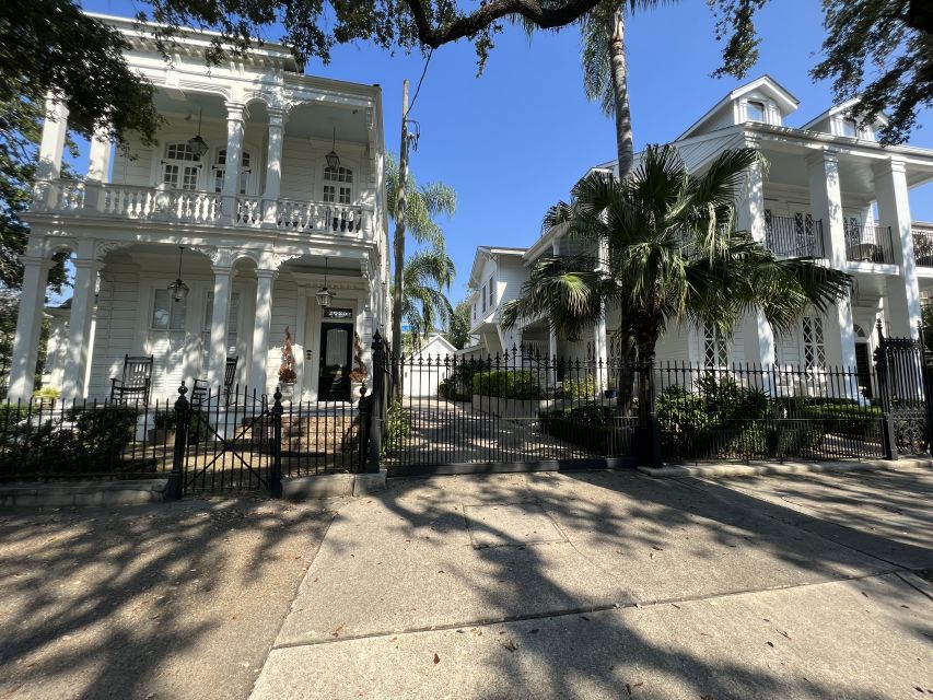 New Orleans : Garden District Architecture Walking Tour - Exploring the Garden District