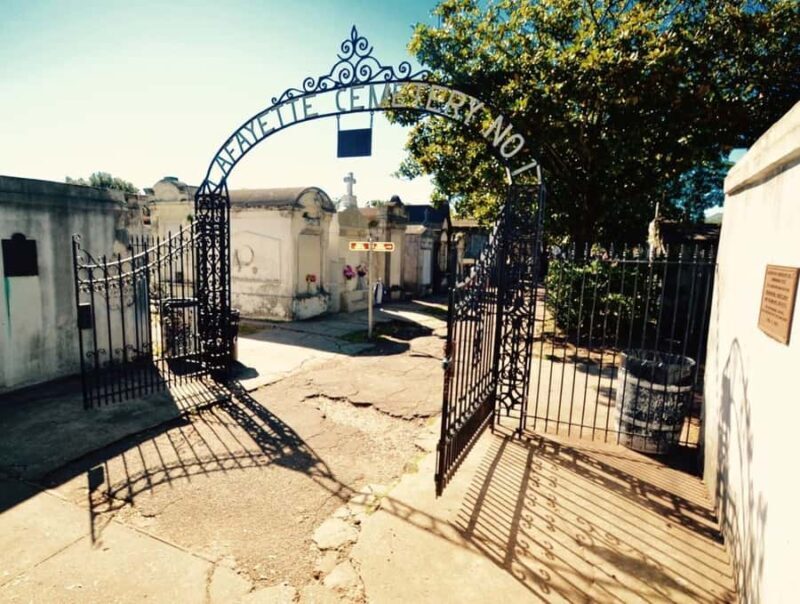 New Orleans: Garden District & Lafayette Cemetery gates Tour - What We Loved and What Could Be Better