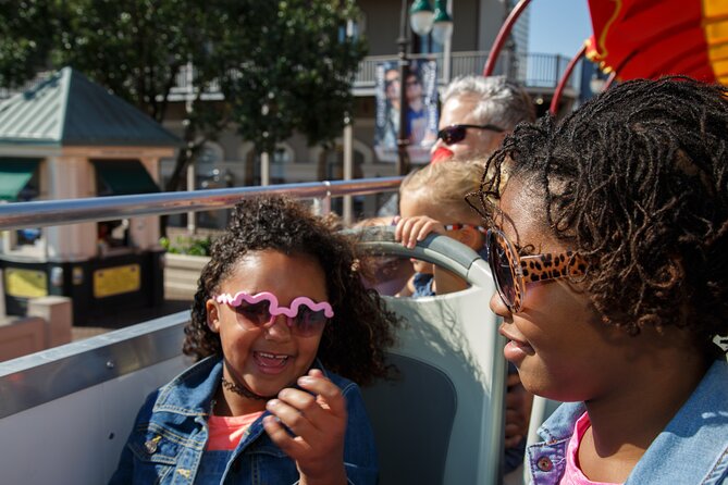 New Orleans Hop-On Hop-Off and Garden District Walking Tour - Highlights and Positive Aspects