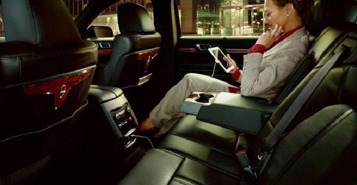 New Orleans Private Luxury Airport Transfer to Downtown - Service Details