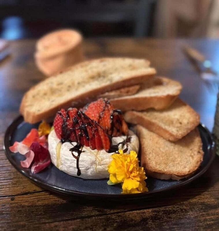 New Orleans: Tour. Voodoo and Vampire Lore; Delicious Food - Introducing the Voodoo and Vampire Lore Tour in New Orleans