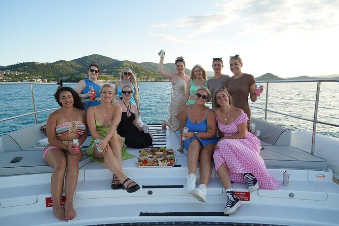 NEW SUNSET TOUR-Airlie Beach Sunset Sail in Style- BYO drinks - Who Will Love This Experience?