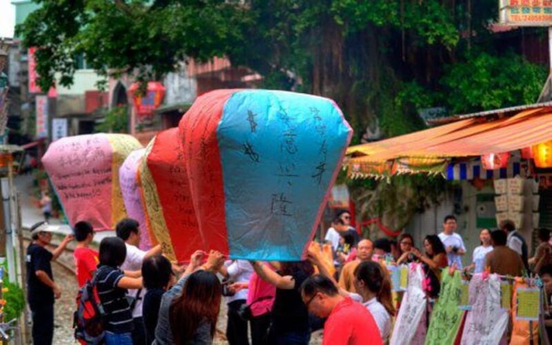 New Taipei: Pingxi Sky Lantern Festival Experience in Shifen - Location and Accessibility