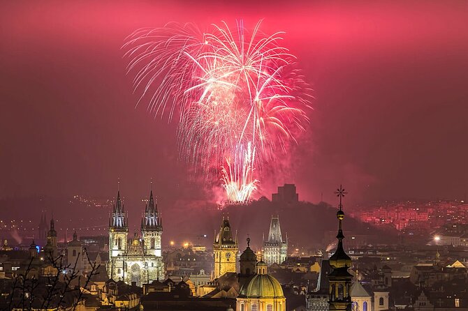 New Years Eve at Kontakt Bar With Open Bar and Live Music - Key Points