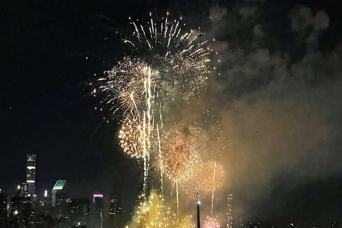 New York City 4th of July Fireworks Luxury Boat Tour - Elevated Viewing Experience