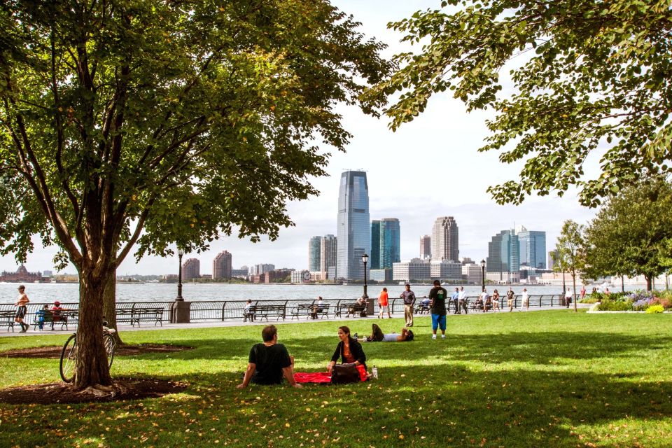 New York City: Bus Tour From Manhattan - Scenic Views of the City