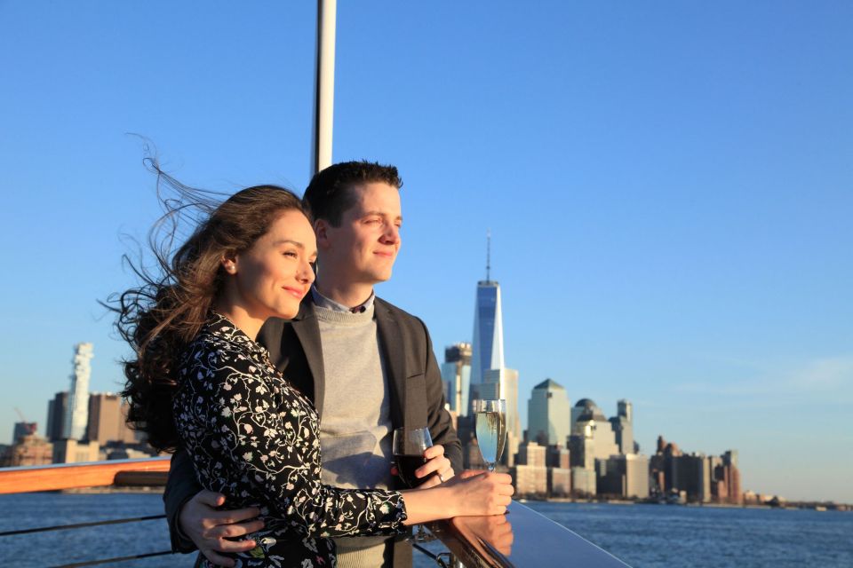 New York City: Champagne and Cheese Pairing Cruise - Highlights