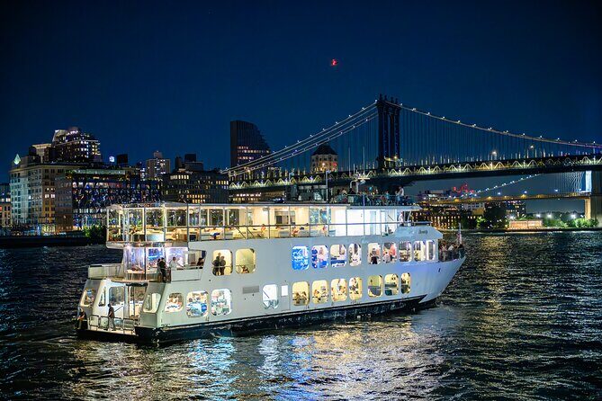 New York City Dinner Cruise on Luxury Yacht with Live Music - Key Points