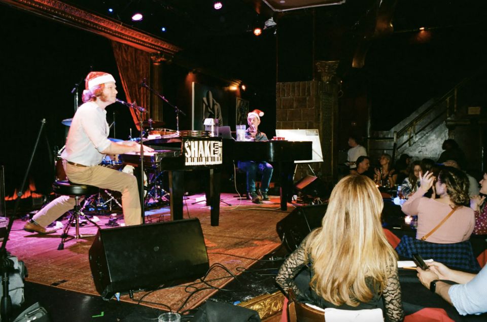 New York City: Dueling Pianos Show - Booking and Cancellation