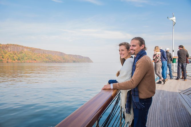 New York City Fall Foliage Brunch Cruise - Seasonal Fall Foliage Insights