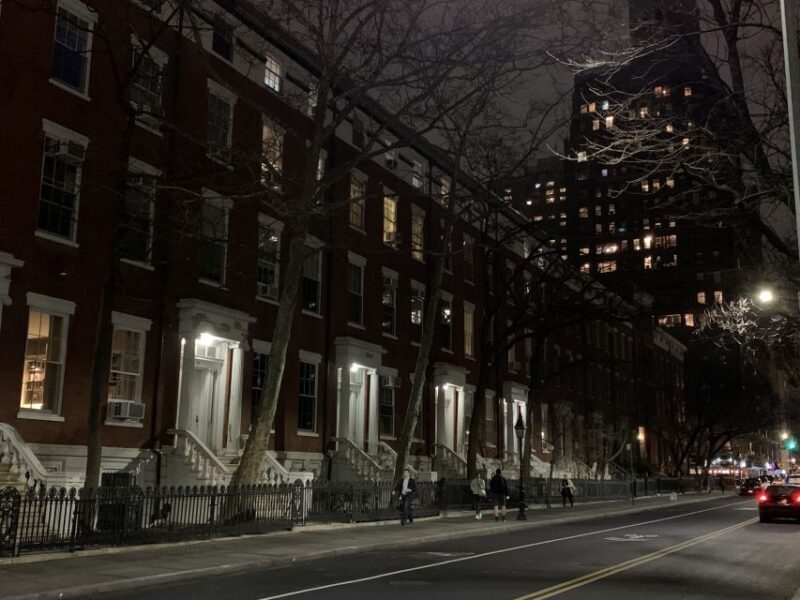 New York City: Gangsters and Ghosts 2-Hour Walking Tour - The Walking Experience: Comfort and Practicalities