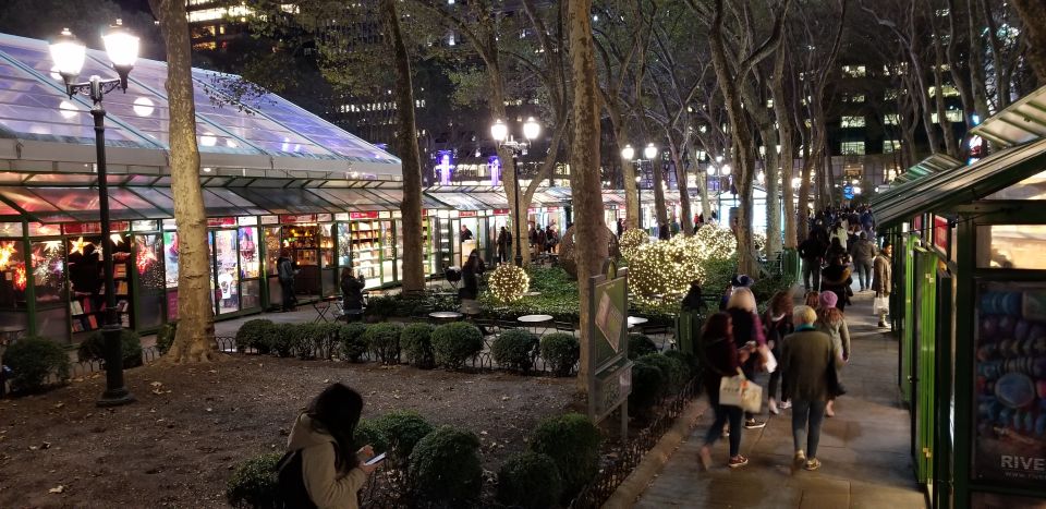 New York City: Holiday Lights Extravaganza Walking Tour - Key Points