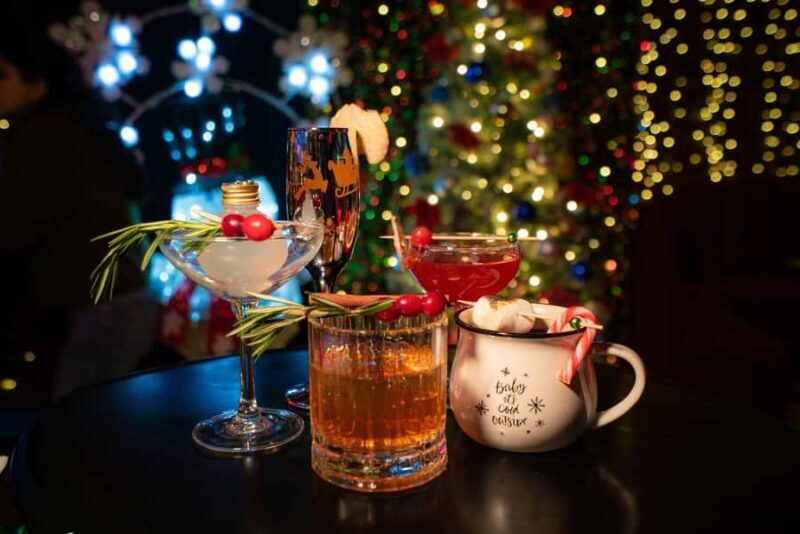 New York City: Holiday Mini Golf + Cocktail & S'more - Key Points