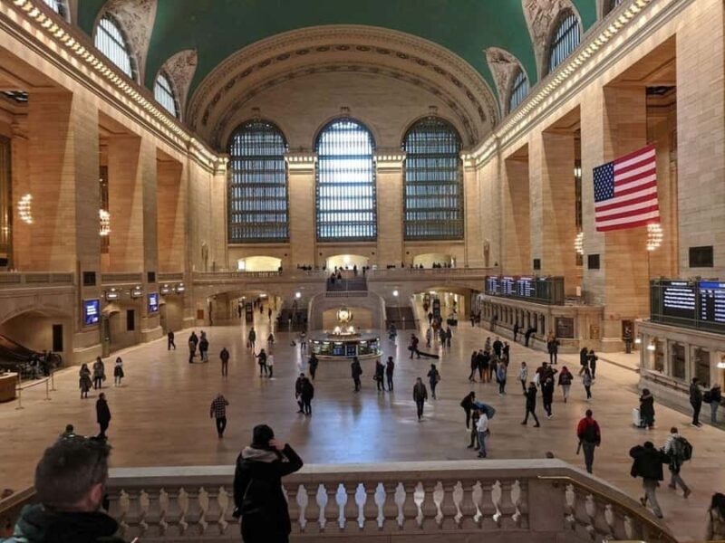 New York City: Midtown Holdouts Walking Tour - Exploring Midtown’s Hidden Stories