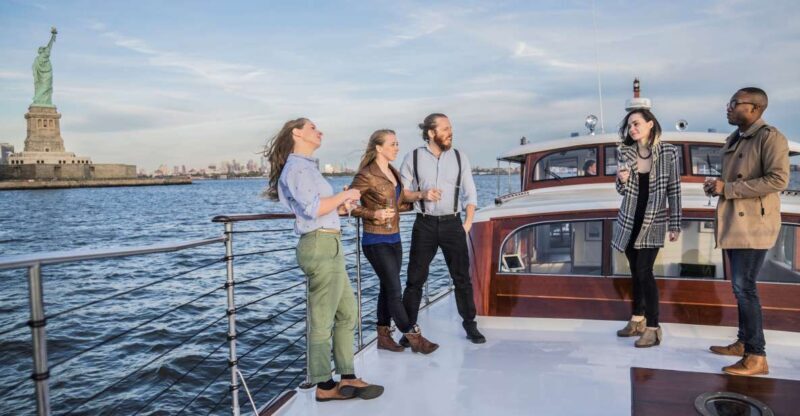 New York City: Mini Yacht Boat Ride with Sightseeing - Key Points