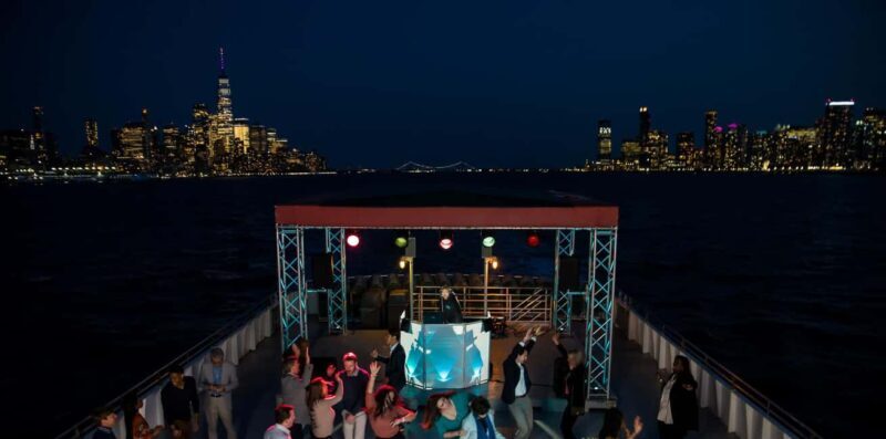 New York City: Sip 'N Groove Evening Cruise with Live DJ - Key Points