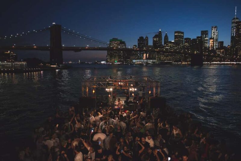 New York City: Sip 'N Groove Evening Cruise with Live DJ - Frequently Asked Questions