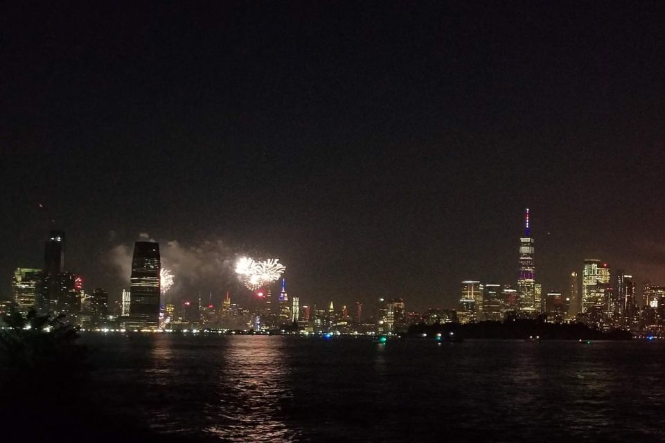 New York City Skyline & 4th of July Fireworks - Transportation and Guide