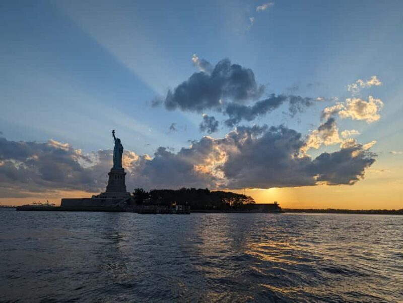 New York City: Statue of Liberty Sailing Charter - Key Points