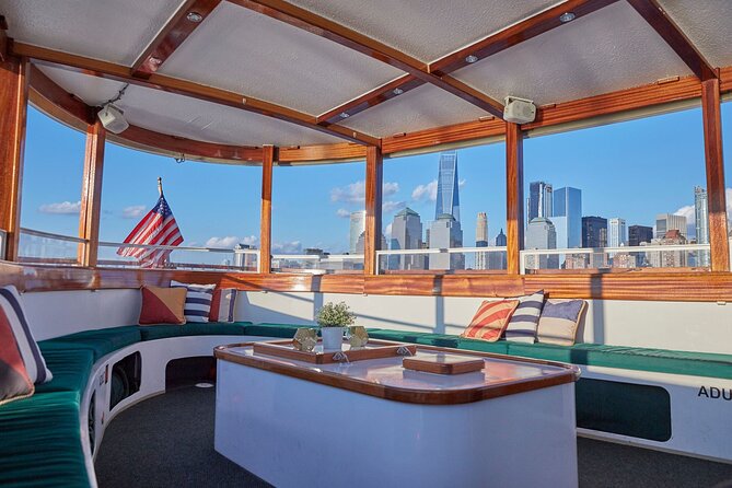 New York City Sunset Cocktail Cruise on Small Yacht - Friendly and Attentive Crew