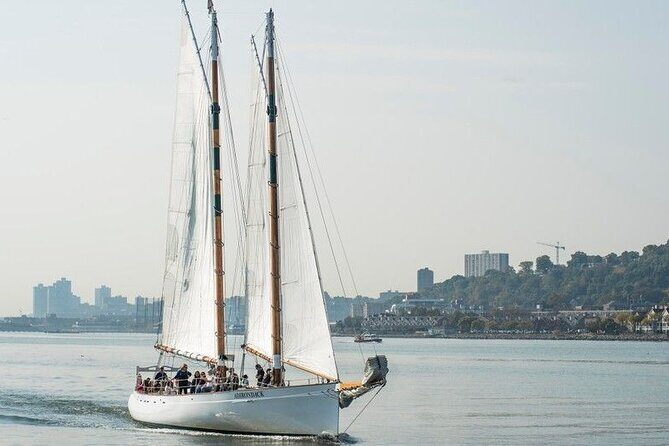 New York Fall Foliage Sail up the Hudson River - The Experience: What to Expect from the Cruise