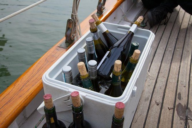 New York Sailboat Cruise With Wine and Cheese - Exploring the New York Harbor