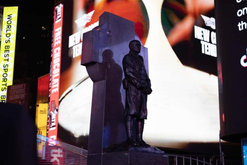 New York: Times Square Evening Walking Tour with Hot Dog - What Travelers Say