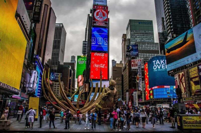New York: Times Square Evening Walking Tour with Hot Dog - FAQs