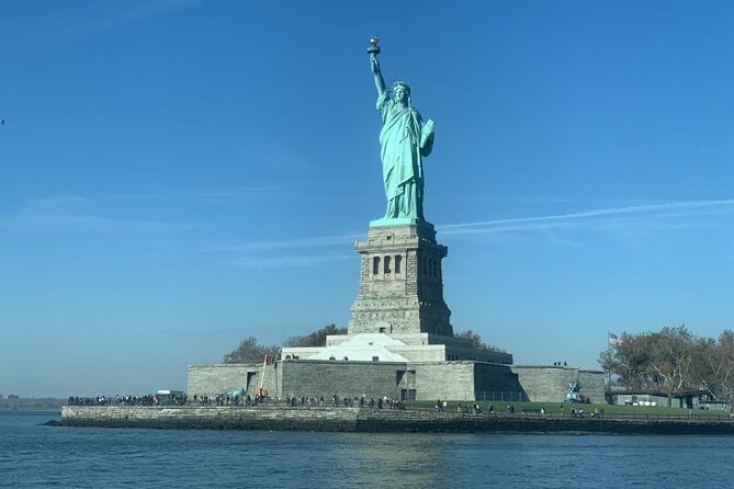 New York to 9/11 Memorial, Wall Street and Statue of Liberty - Wall Street and Charging Bull