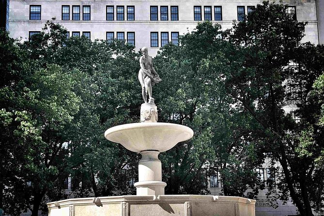 New York's Iconic Central Park: A Self-Guided Audio Tour - Uncovering Architectural Masterpieces