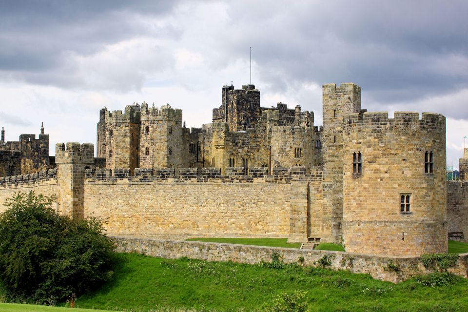 Newcastle: Alnwick and Warkworth Castle Guided Tour - Historical Significance of Castles