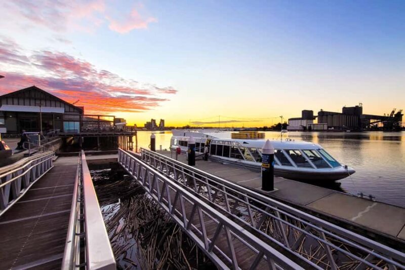 Newcastle: Harbour Dinner Cruise with Live Music - Key Points