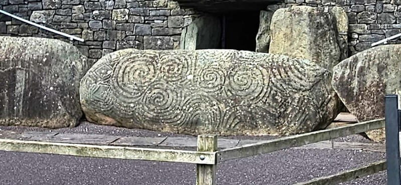 Newgrange Passage Tomb & Ancients Irish Sites. - Key Points