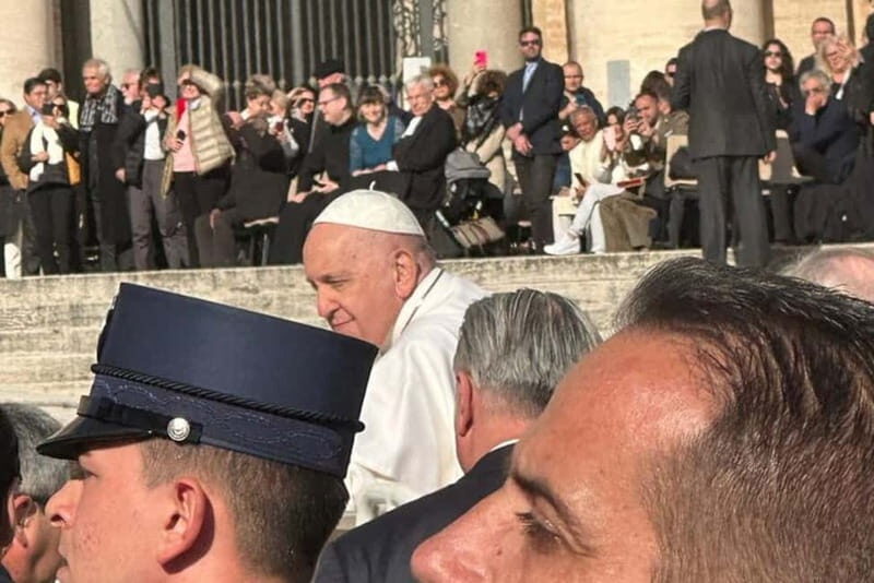 Newlywed couples blessing during Pope Leone XIV audience - Key Points