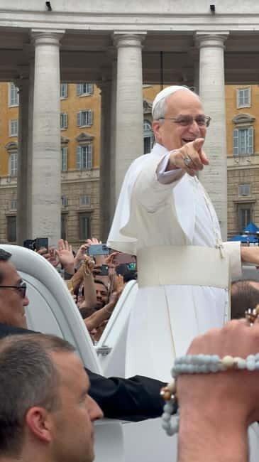 Newlywed couples blessing during Pope Leone XIV audience - The Practical Side: Logistics and Value