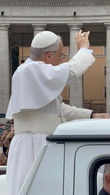 Newlywed couples blessing during Pope Leone XIV audience - Who Is This Tour Best For?