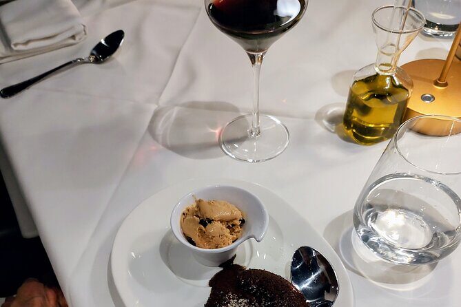 Newport Foodies Winter Stroll A Culinary Journey Through History - What to Expect During the Tour