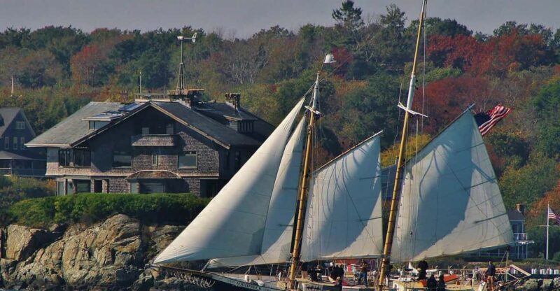 Newport: Morning Mimosa Sail aboard Schooner Aquidneck - Key Points