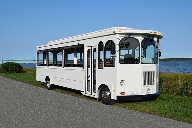 Newport Open Air Trolley Tour With Breakers Admission (Ages 5+) - Who Will Love This Tour?