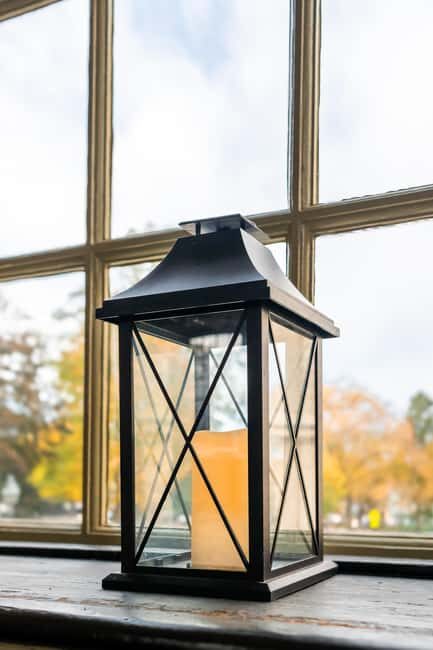 Newport, RI: Holiday Lantern Walking Tour - The Sum Up