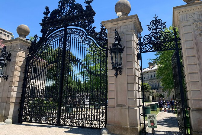 Newports Opulent Gilded Age Homes: A Self-Guided Audio Tour - Starting and Ending Points