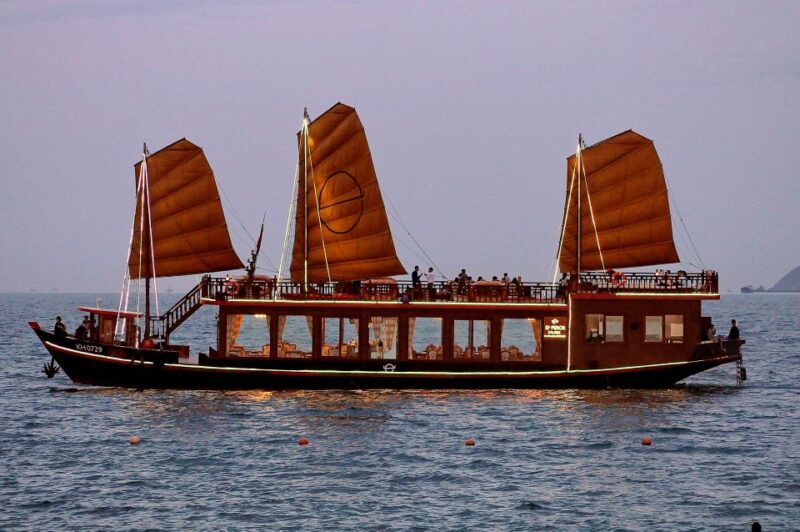 Nha Trang: Day Cruise Or Sunset Dinner Cruise on The Sea - Dining Experience