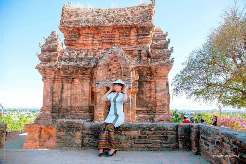 Nha Trang: Explore City, Marina Bay, and Fishing Village - Breathtaking Scenery Along LươNg SơN Pass
