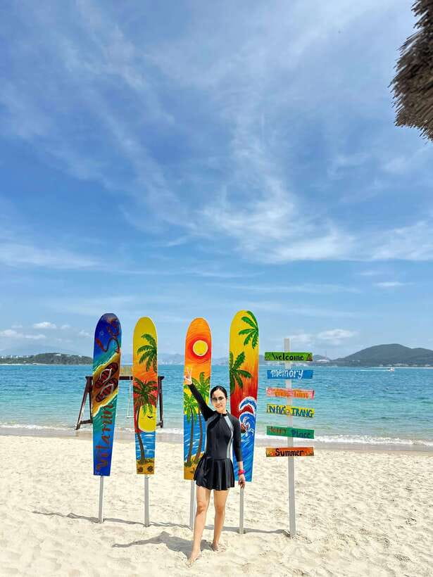 Nha Trang: Hopping Tour, Snorkeling, Boat Party, & BBQ Lunch - Snorkeling in the Coral Reefs
